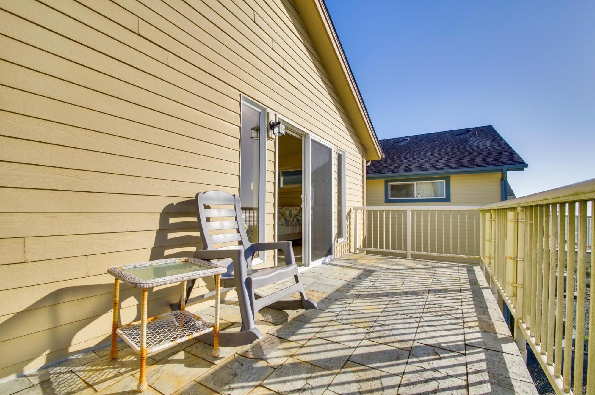 Quiet Waterfront Escape With Hot Tub And Beach Access! Gold Beach Kültér fotó
